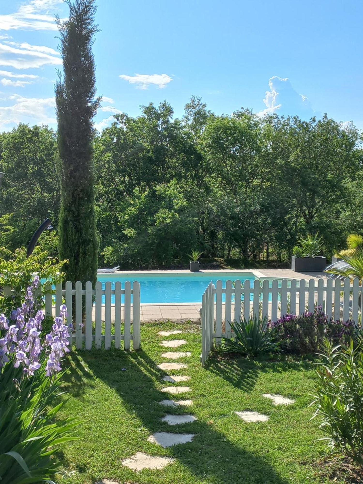 Maison De Campagne Avec Piscine Beduer Exterior foto